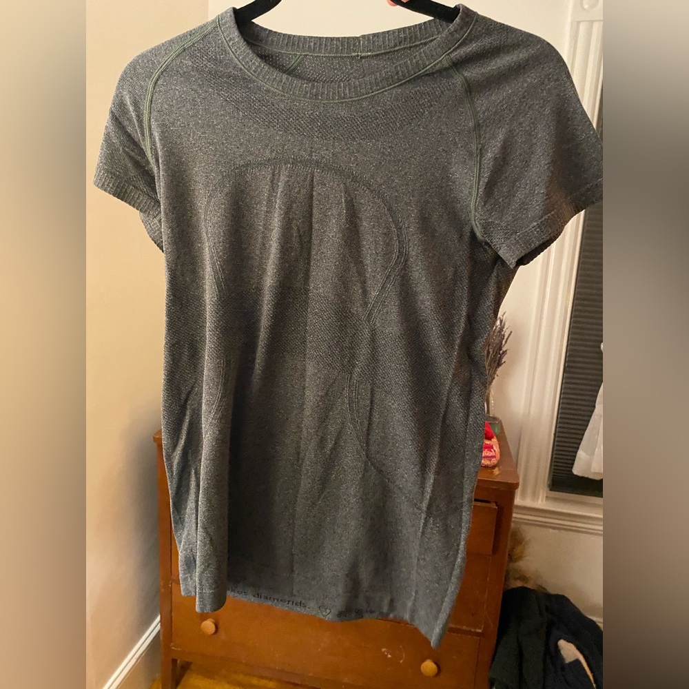 Lululemon short sleeve